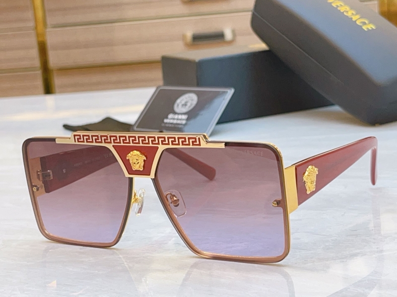 VERSACE