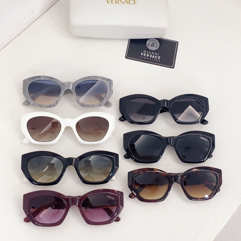VERSACE